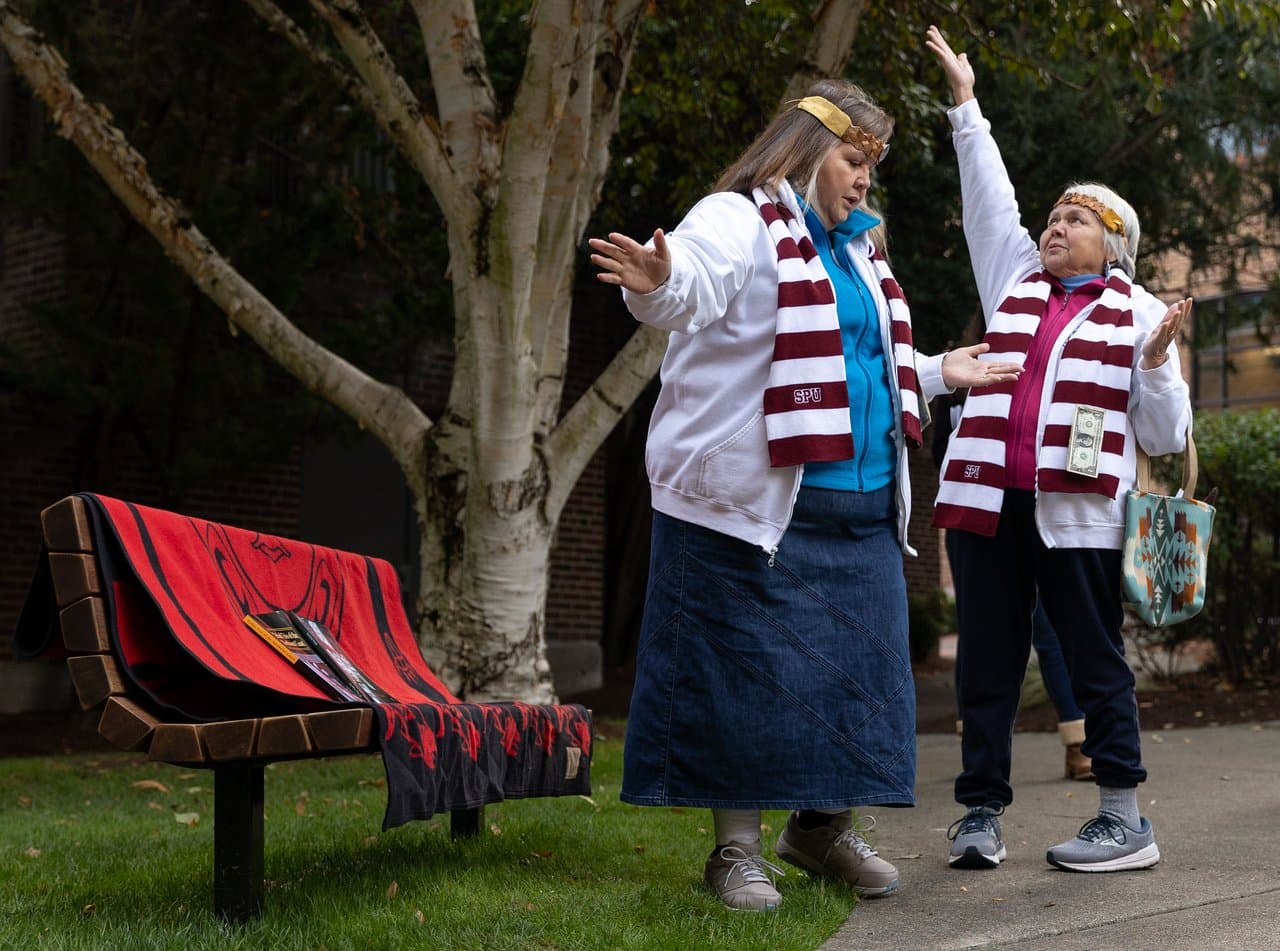 New friendship bench honors professor’s 50-year legacy