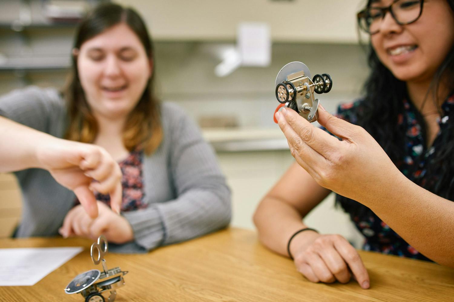 SPU’s physics education research is helping students of all ages to think like scientists