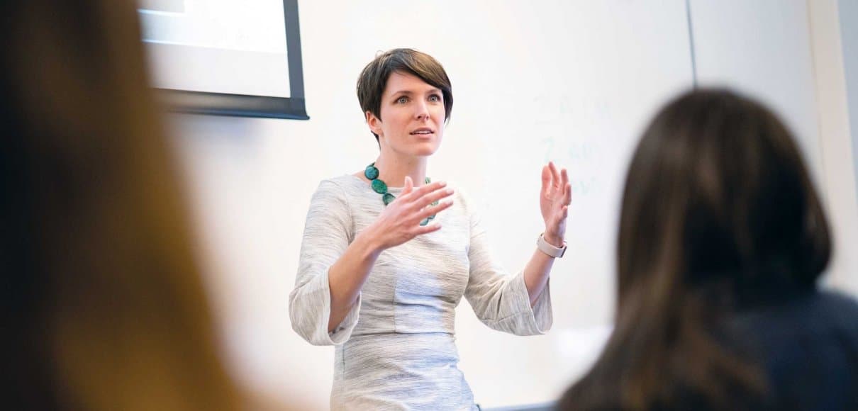 Alissa Walter receives Graves Award