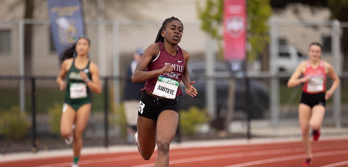 Vanessa Aniteye runs in a race | photo by Marissa Lordahl